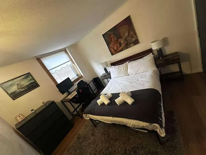 1 Bedroom Beachside Apartment Edinburgh Pass The Keys United Kingdom