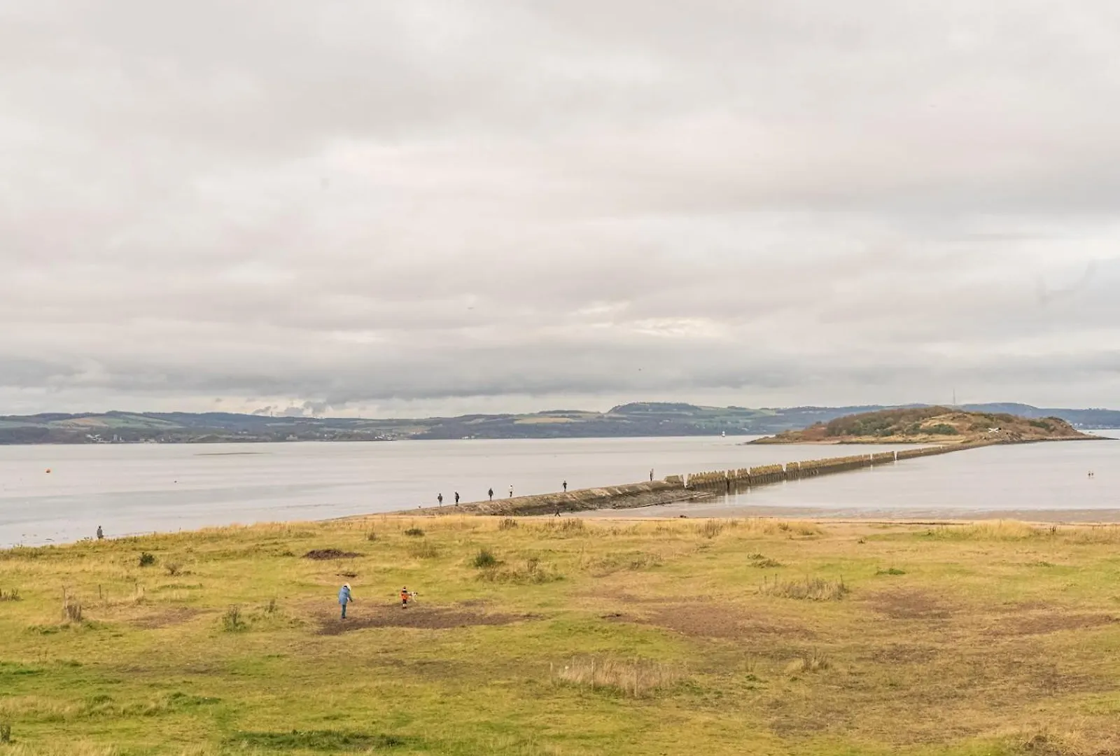 1 Bedroom Beachside Apartment Edinburgh Pass The Keys 0*,  United Kingdom