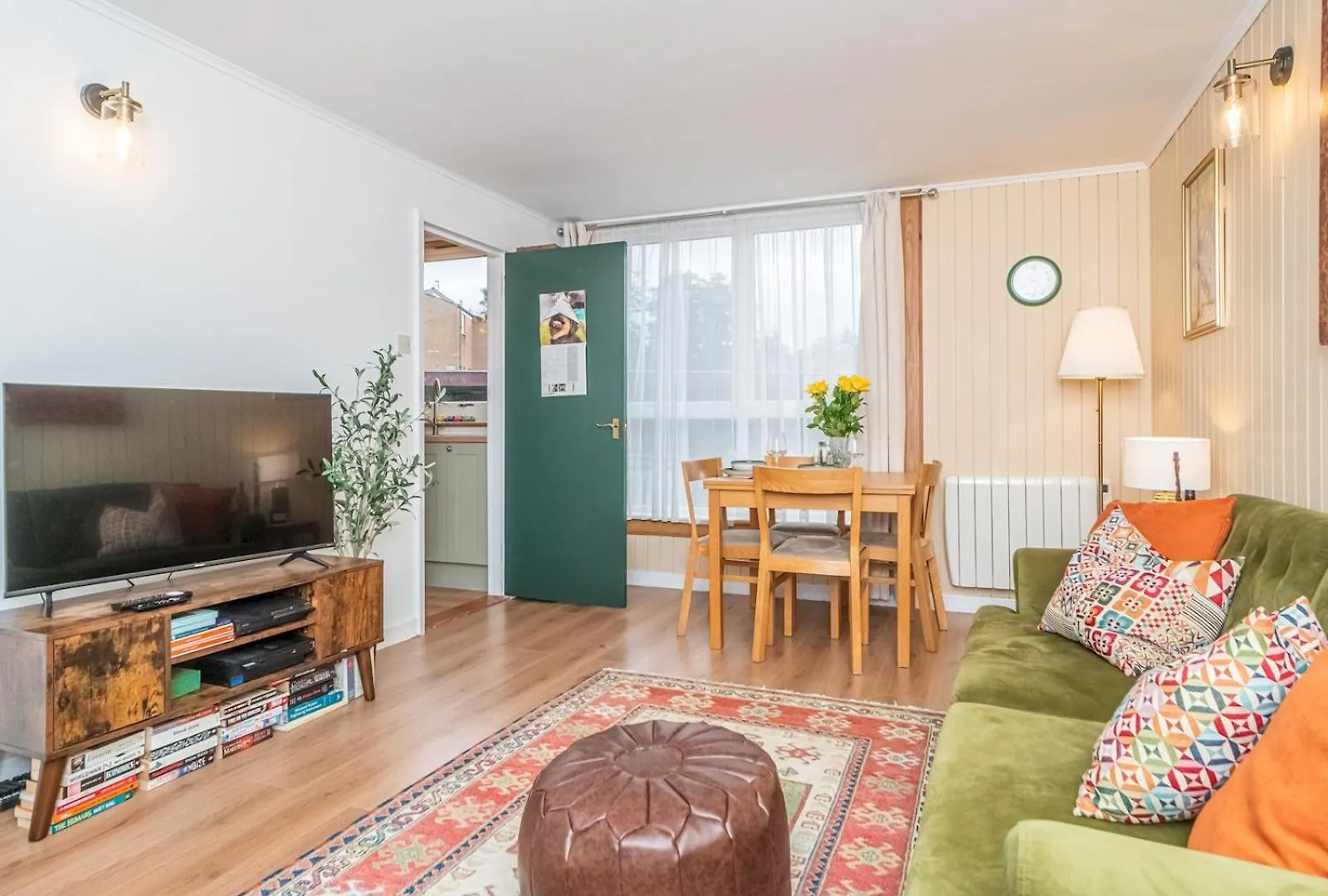 1 Bedroom Beachside Apartment Edinburgh Pass The Keys