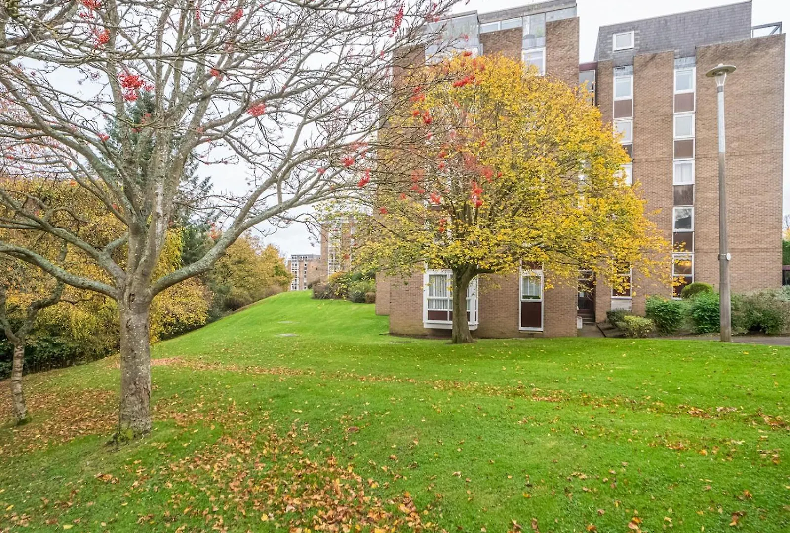 1 Bedroom Beachside Apartment Edinburgh Pass The Keys