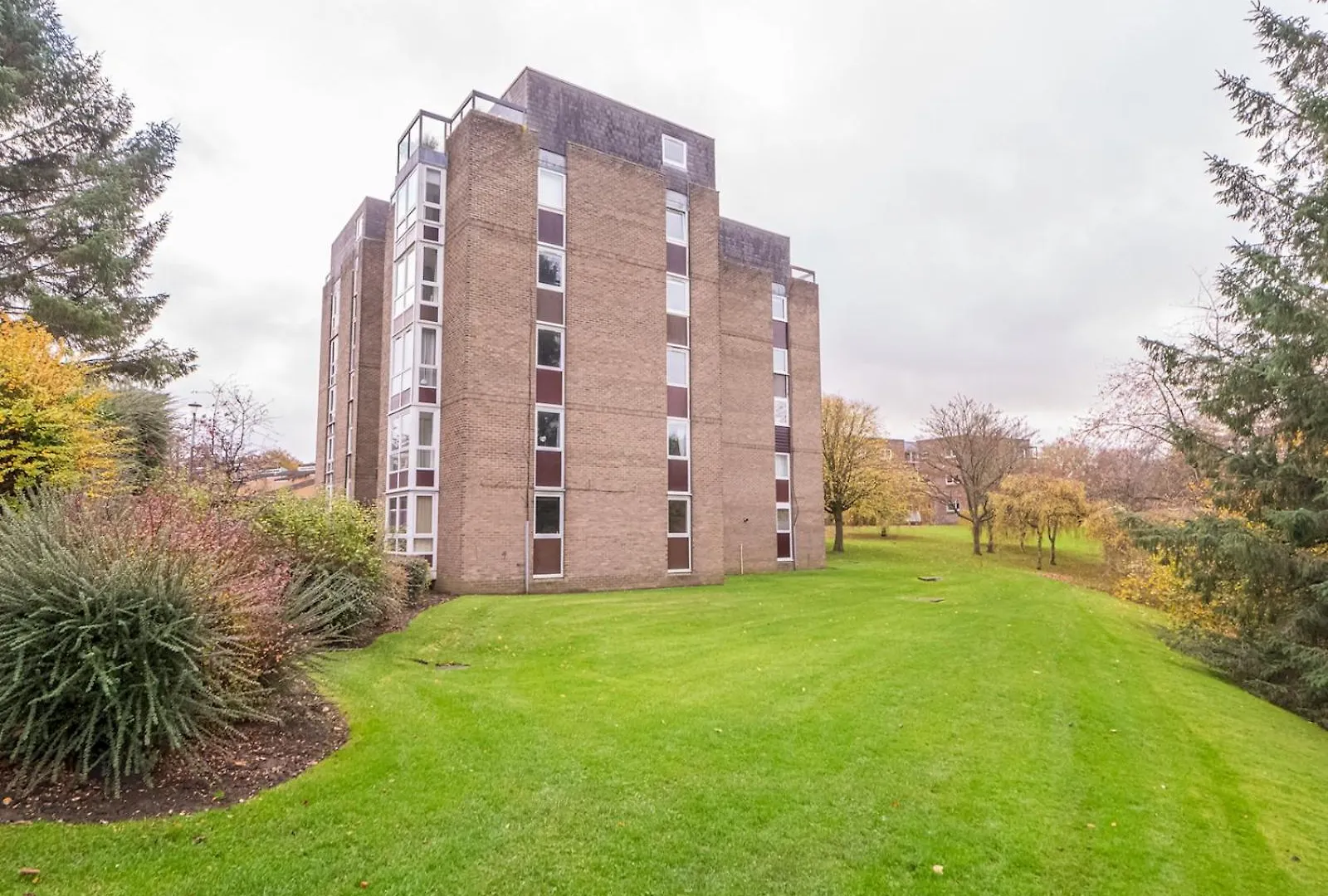 1 Bedroom Beachside Apartment Edinburgh Pass The Keys United Kingdom